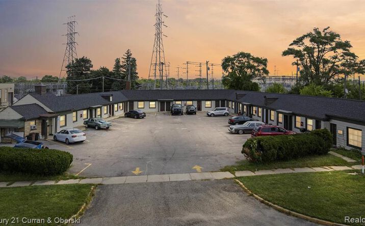 Pictures of Business for Sale, Hospitality property located at 44784 Woodward Avenue, Pontiac, MI 48341 for sales - image #1