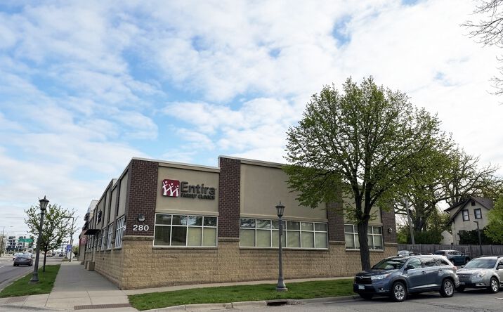 Pictures of Retail, Office, Mixed Use property located at 280 SNELLING AVE N, SAINT PAUL, MN 55104-5330 for sales - image #1