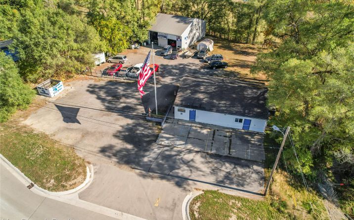 Pictures of Retail property located at 105 S Ortonville Road, Ortonville, MI 48462 for sales - image #1