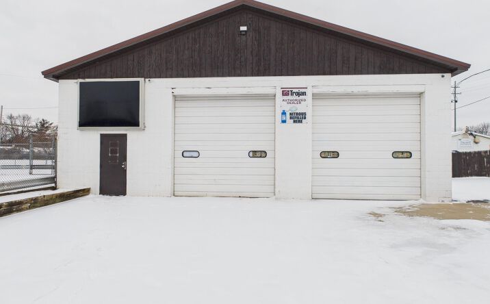 Pictures of Retail property located at 3220 Western Road, Flint, MI 48506 for sales - image #1