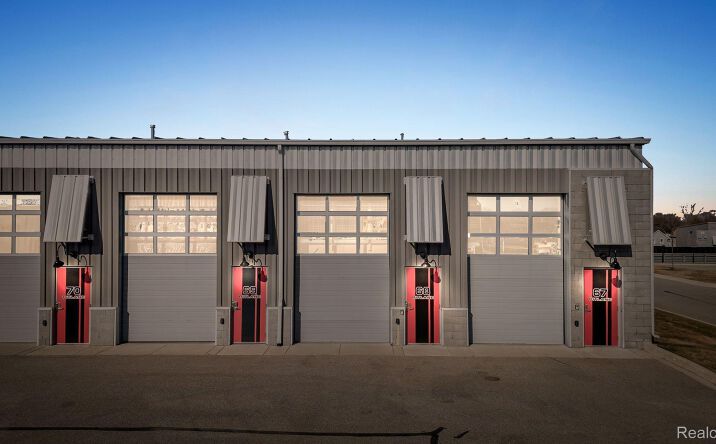 Pictures of Retail, Self Storage, Mixed Use, Office, Land property located at 68 PIT Lane, Pontiac, MI 48341 for sales - image #1