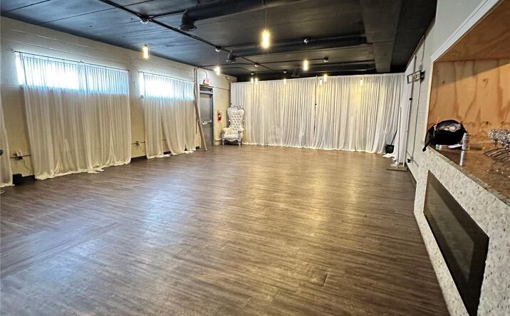 Pictures of Retail property located at 21562 Schoolcraft, Detroit, MI 48223 for sales - image #1