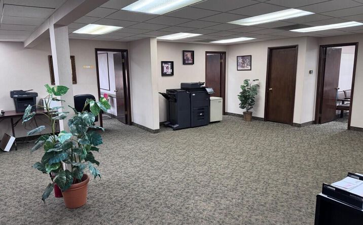 Pictures of Office property located at 23999 W 10 Mile Road, Southfield, MI 48033 for sales - image #1