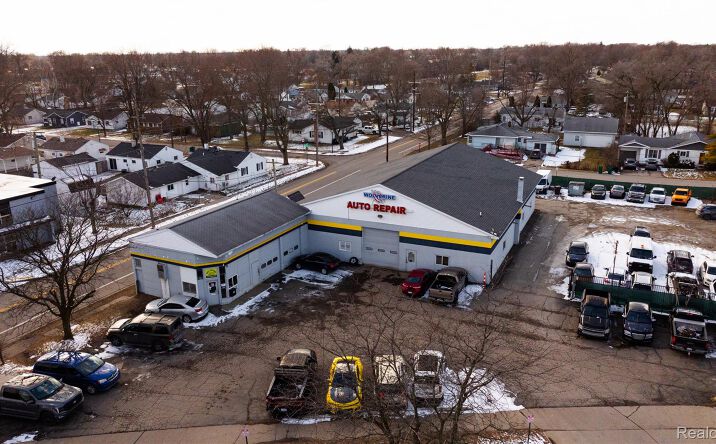 Pictures of Business for Sale, Retail property located at 386 S Ford Boulevard, Ypsilanti, MI 48198 for sales - image #1