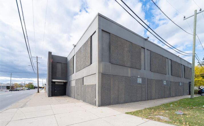 Pictures of Retail, Mixed Use, Industrial property located at 531 E 7 Mile Road, Highland Park, MI 48203 for sales - image #1