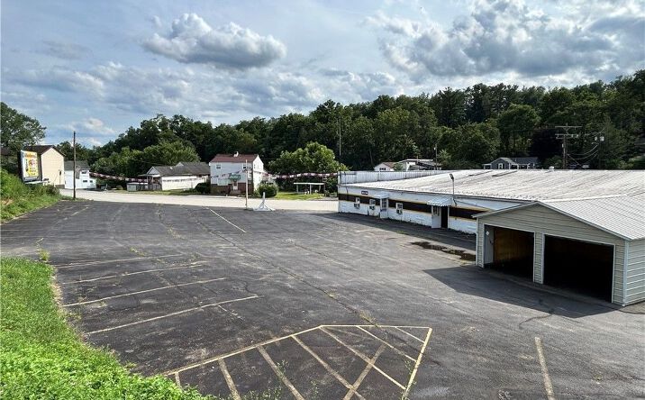 Pictures of Retail, Office, Industrial property located at 951 West Pittsburgh Street, Greensburg, PA 15601 for sales - image #1