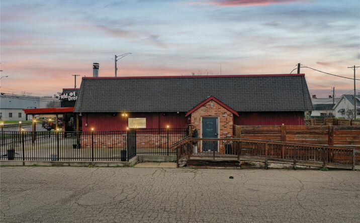 Pictures of Business for Sale, Mixed Use, Multifamily, Retail, Industrial property located at 1090 Rochester Road, Troy, MI 48083 for sales - image #1