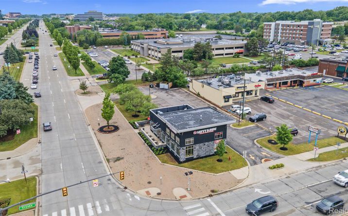 Pictures of Business for Sale, Retail property located at 1434 W Big Beaver Road, Troy, MI 48084 for sales - image #1