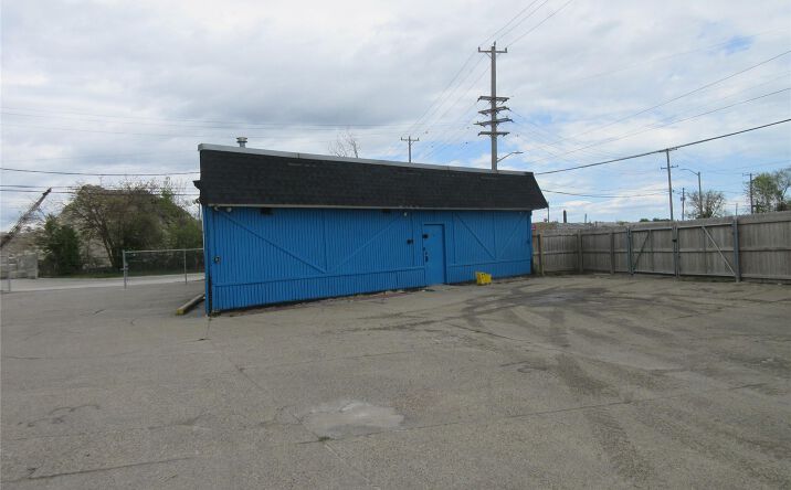 Pictures of Industrial property located at 21665 Groesbeck Highway, Warren, MI 48089 for sales - image #1