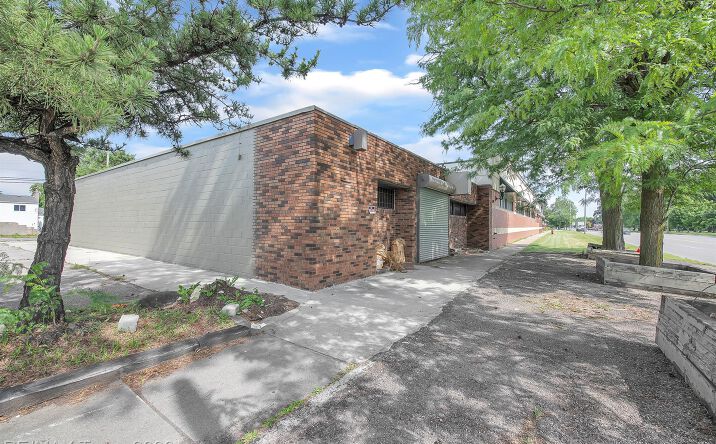 Pictures of Mixed Use, Office property located at 8400 PELHAM Road, Taylor, MI 48180 for sales - image #1