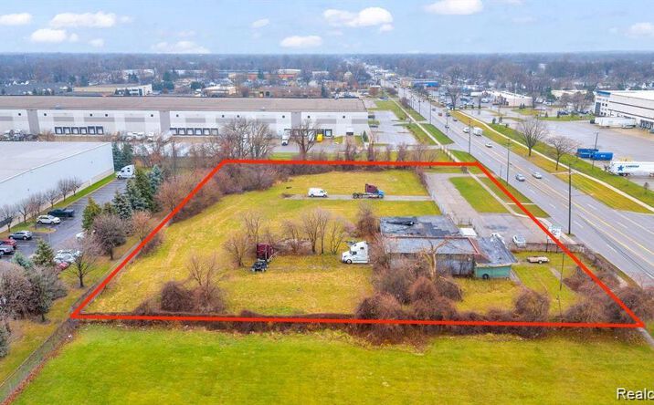 Pictures of Retail, Industrial property located at 24500 Dequindre Road, Warren, MI 48091 for sales - image #1