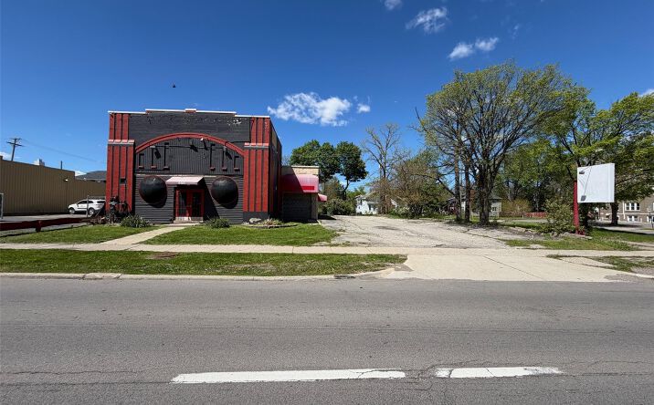 Pictures of Business for Sale, Office, Mixed Use, Land, Retail, Industrial, Self Storage, Special Purpose property located at 600 W Huron Street, Pontiac, MI 48341 for sales - image #1