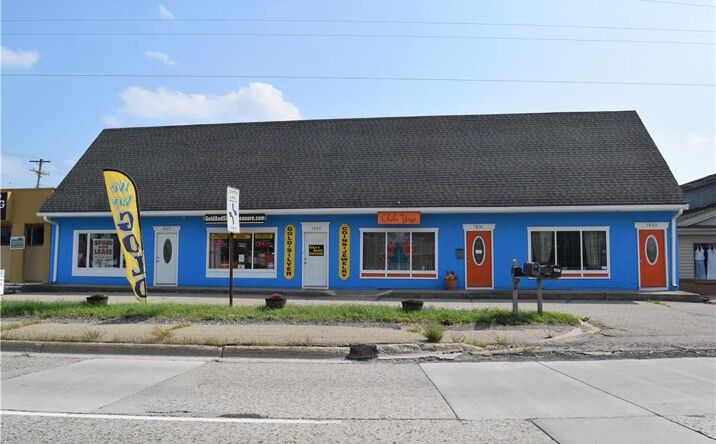 Pictures of Office, Retail property located at 7627 Highland Road, Waterford, MI 48327 for sales - image #1