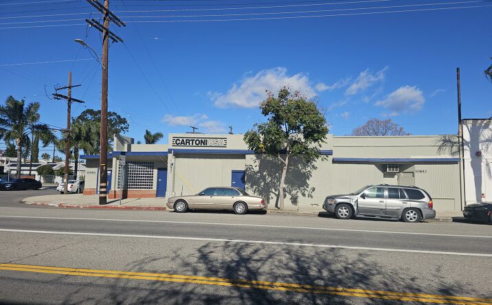 Pictures of Retail, Office, Industrial property located at 10655 Burbank Boulevard, Los Angeles, CA 91601 for sales - image #1