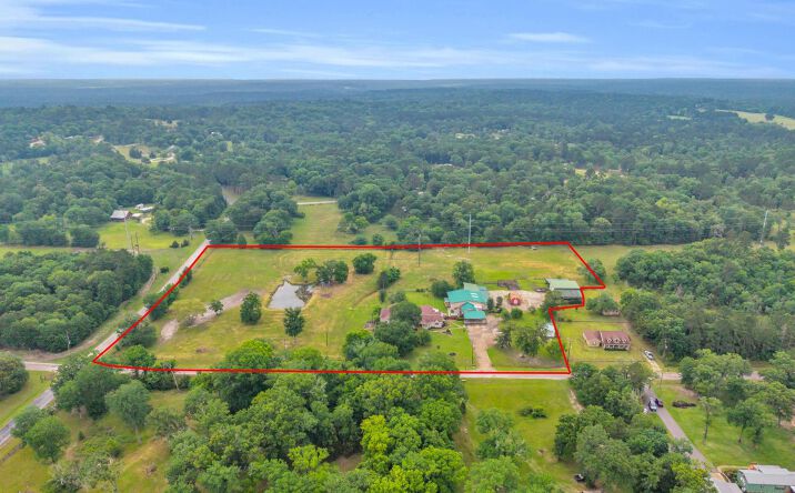 Pictures of Office, Mixed Use, Special Purpose property located at 103 Roundabout Ln, Huntsville, TX 77320 for sales - image #1