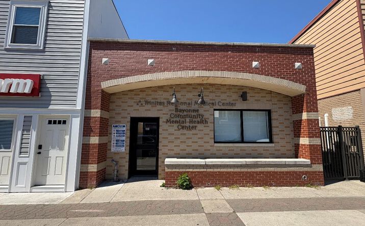 Pictures of Office property located at 601 Broadway, Bayonne, NJ 07002 for sales - image #1