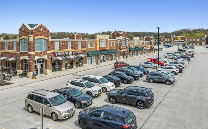 Pictures of Retail property located at 3200 Golf Road, Delafield, WI 53018, 3270 Golf Road, Delafield, WI 53018 for sales - image #1