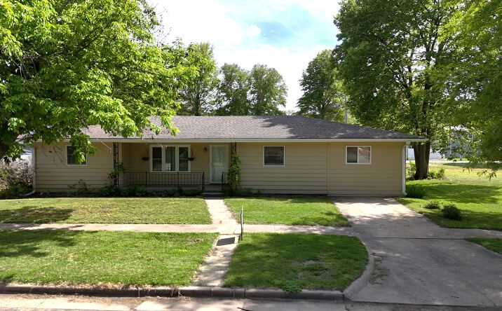 Pictures of Land property located at 512 Campbell Avenue, Clyde, KS 66938 for sales - image #1