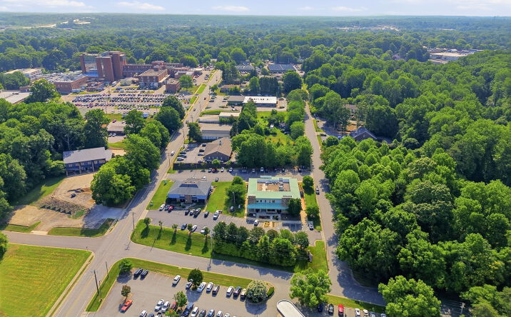Pictures of Retail, Office property located at 701-707 Bryant Street, Statesville, NC 28677 for sales - image #1