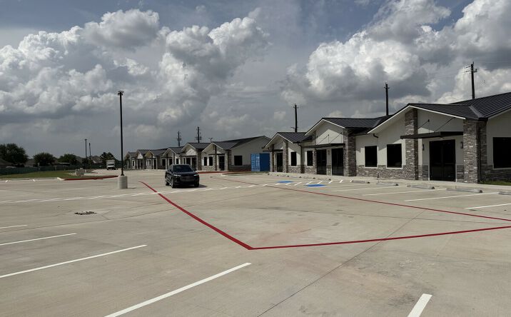 Pictures of Office property located at 1849 Forest Park Ln, Pearland, TX 77581 for sales - image #1