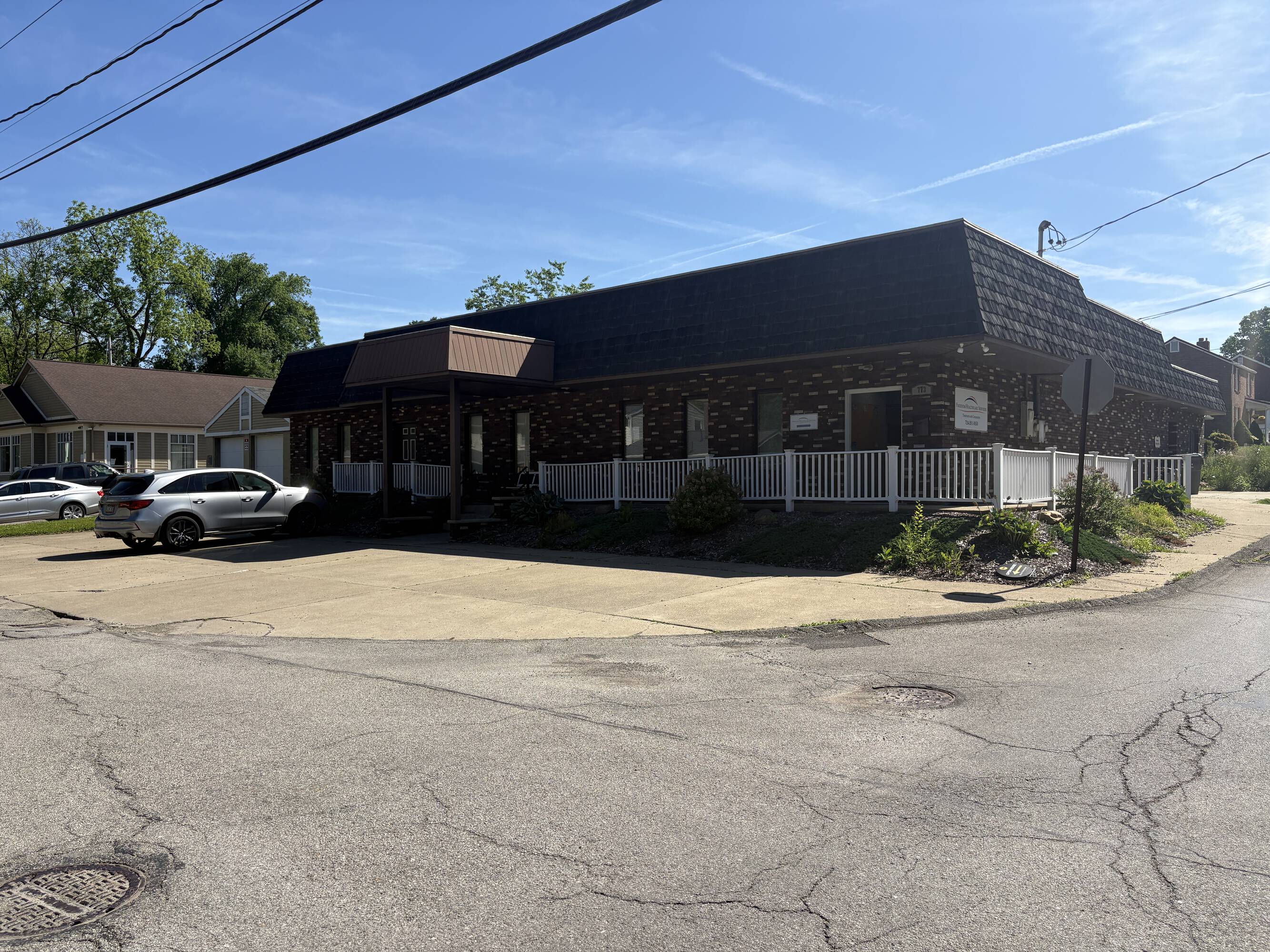773 Pershing St, Ellwood City, PA 16117