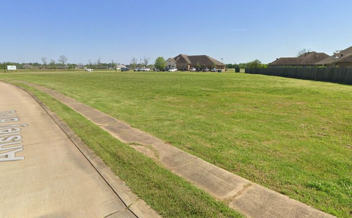 Pictures of Retail, Land property located at 124 Versailles Boulevard, Alexandria, LA 71303 for sales - image #1