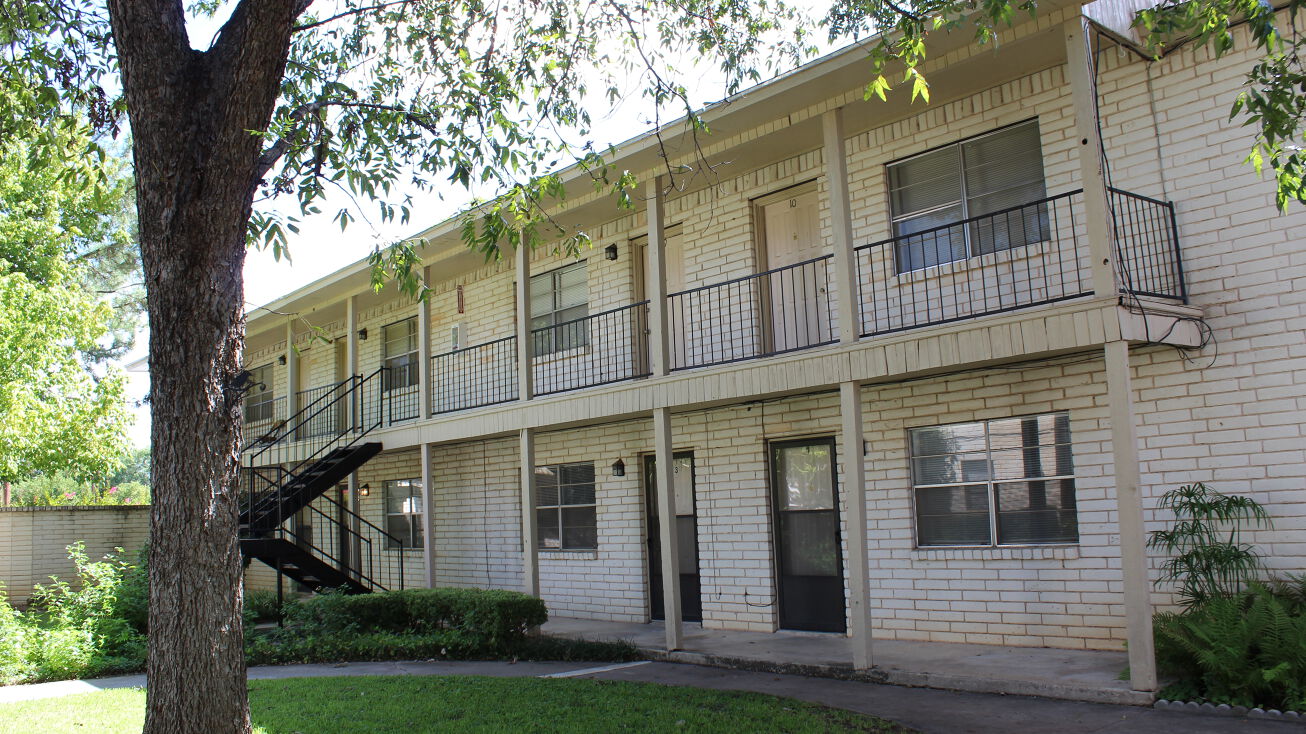 2703 Southside Dr, Brownwood, TX 76801