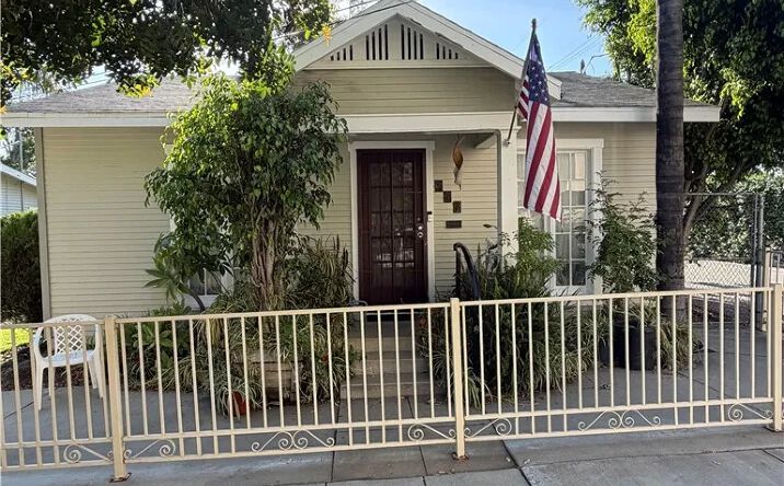 Pictures of Multifamily property located at 317 N Palm, Ontario, CA 91762 for sales - image #1