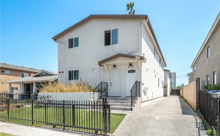 Pictures of Multifamily property located at 844 W 78th Street, Los Angeles, CA 90044 for sales - image #1