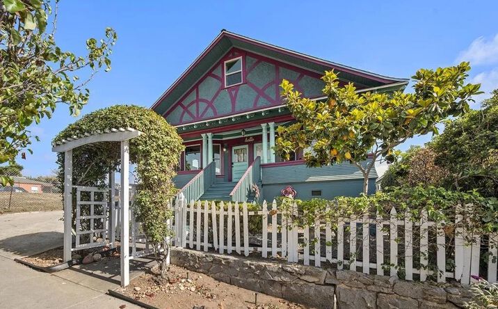 Pictures of Multifamily property located at 2683-85 C St, San Diego, CA 92102 for sales - image #1