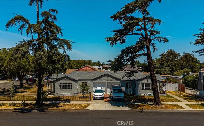 Pictures of Multifamily property located at 821 S Orange, Santa Ana, CA 92701 for sales - image #1