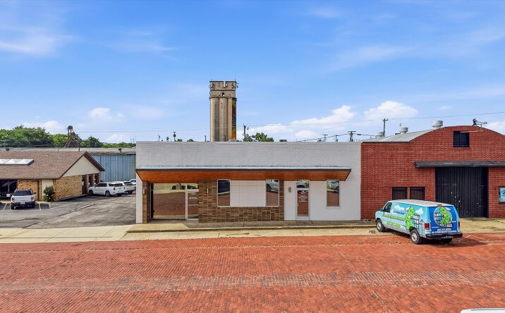 Pictures of Office property located at 118 W. Chestnut St., Denison, TX 75021 for sales - image #1