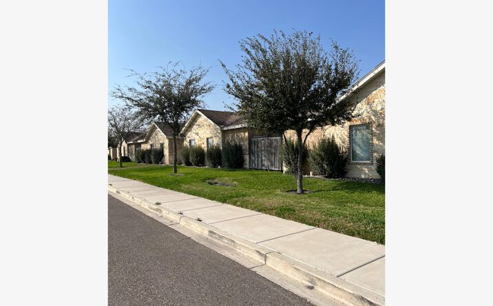 Pictures of Multifamily property located at 3705 Hawthorne Avenue, Edinburg, TX 78539 for sales - image #1
