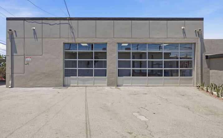 Pictures of Industrial, Mixed Use property located at 713 East El Segundo Boulevard, El Segundo, CA 90245 for sales - image #1