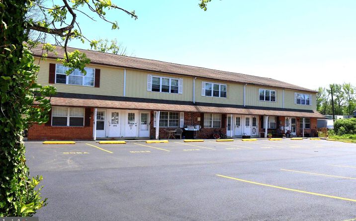 Pictures of Multifamily property located at 601 Country Ln, Morton, PA 19070 for sales - image #1