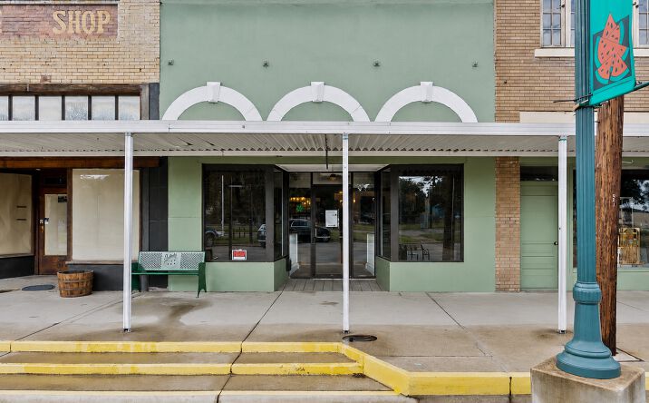 Pictures of Office, Hospitality, Special Purpose property located at 521 East Davis Street, Luling, TX 78648 for sales - image #1