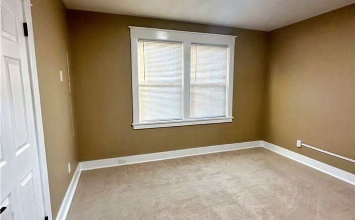 Pictures of Multifamily property located at 426 Ross Ave, Pittsburgh, PA 15221 for sales - image #1