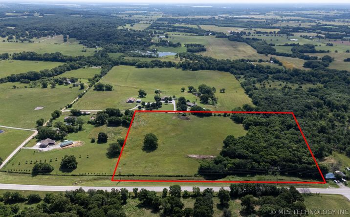 Pictures of Land, Mixed Use, Office, Special Purpose, Retail, Industrial property located at 0000 State Highway 82, Vinita, OK 74301 for sales - image #1