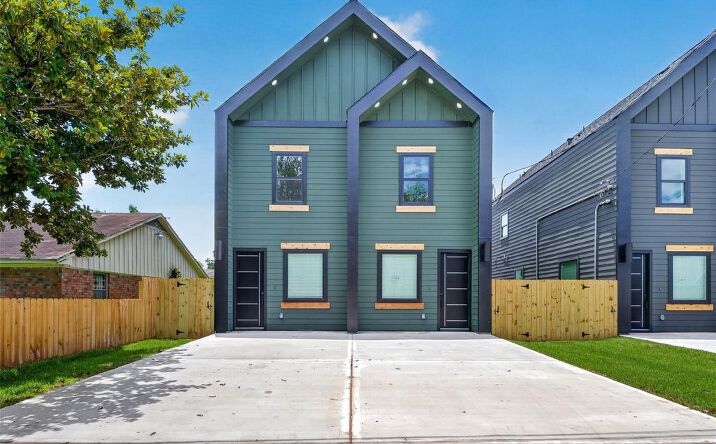 Pictures of Multifamily property located at 7840 Nashville Unit A/B Street, HOUSTON, TX 77028 for sales - image #1
