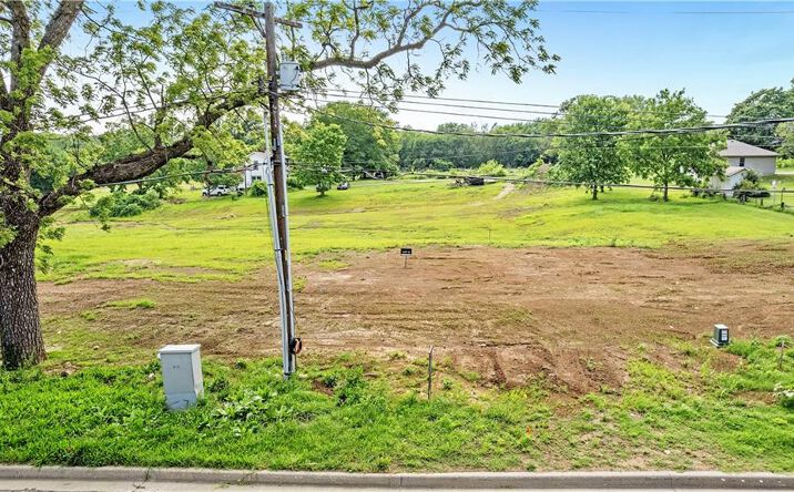 Pictures of Land, Multifamily property located at 4710 Knox Avenue, Merriam, KS 66203 for sales - image #1