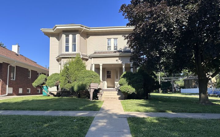 Pictures of Multifamily property located at 302 S Vermillion Street, Streator, IL 61364 for sales - image #1