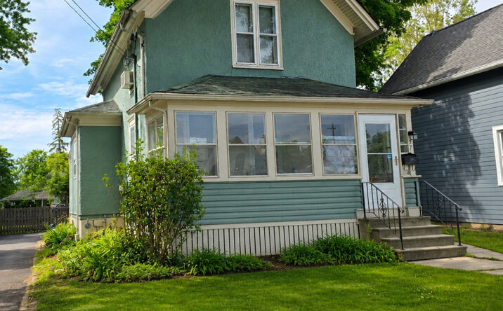 571 Walnut Avenue, Elgin