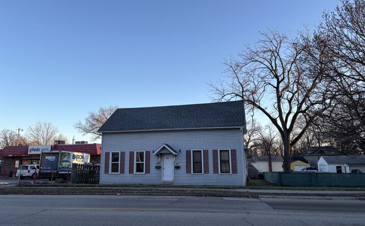 Pictures of Multifamily property located at 2809 Telegraph Road, Davenport, IA 52804 for sales - image #1