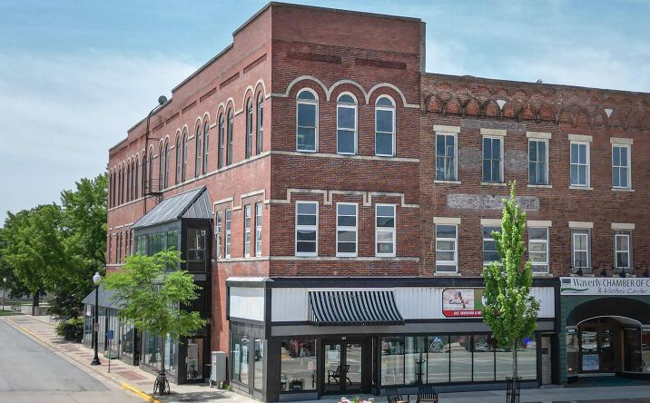 Pictures of Retail property located at 122 & 120 E Bremer Avenue, Waverly, IA 50677 for sales - image #1