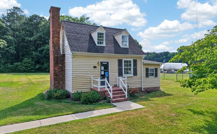 Pictures of Office property located at 15480 Merry Cat Ln, Belle Haven, VA 23306 for sales - image #1