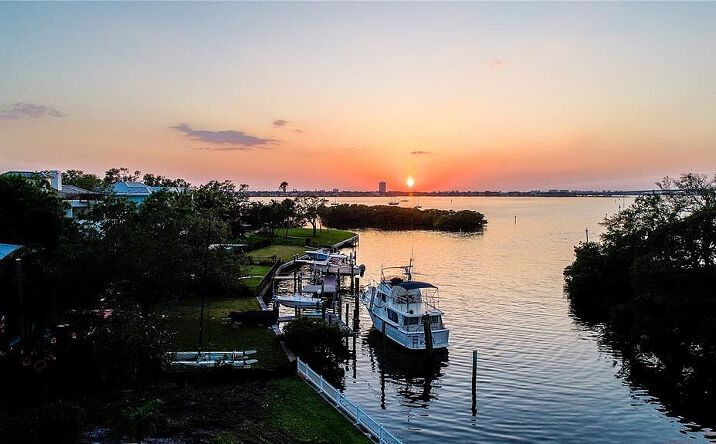 Pictures of Land property located at 1521 BAY PT DR, SARASOTA, FL 34236 for sales - image #1