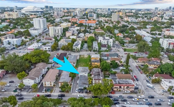 Pictures of Multifamily property located at 1131 SW 7th St, Miami, FL 33130 for sales - image #1