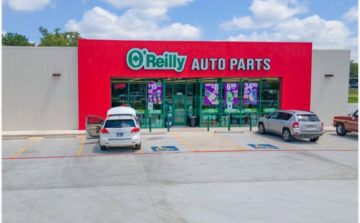 Pictures of Retail property located at 3030 W LCOLNWAY W HWY, SOUTH BEND, IN 46628 for sales - image #1