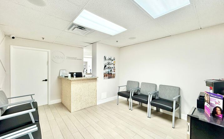 Pictures of Office property located at 12550 Biscayne Boulevard, North Miami, FL 33181 for sales - image #1