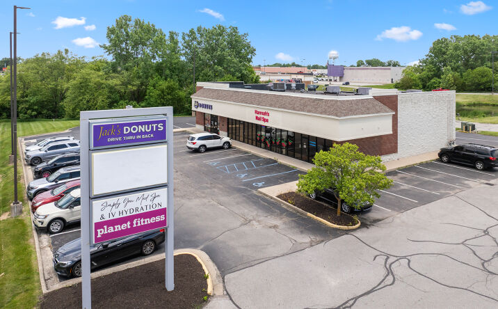 Pictures of Retail property located at 1550 S Washington St, Crawfordsville, IN 47933 for sales - image #1